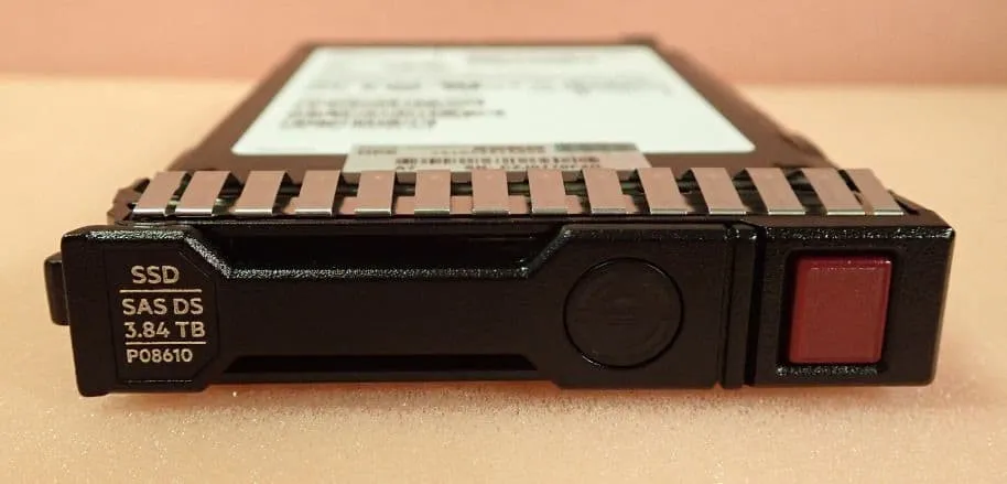 P06588-B21 HPE 3.84TB SAS 12G Read Intensive SFF (2.5in) SC SSD