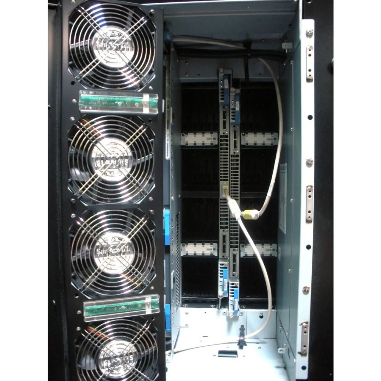 AV412AX HDS VSP SFF Drive Chassis