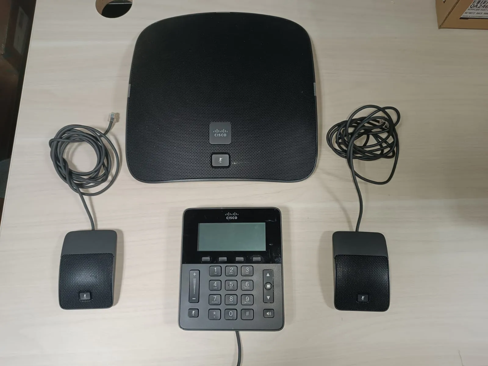 Telefone Cisco IP Conferência Unificado Phone 8831 Estação com 2x microfones de extensão, teclado Completa