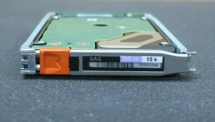 V6-2S15-300 EMC Disk 300GB 15K 6Gb/se SAS 2.5
