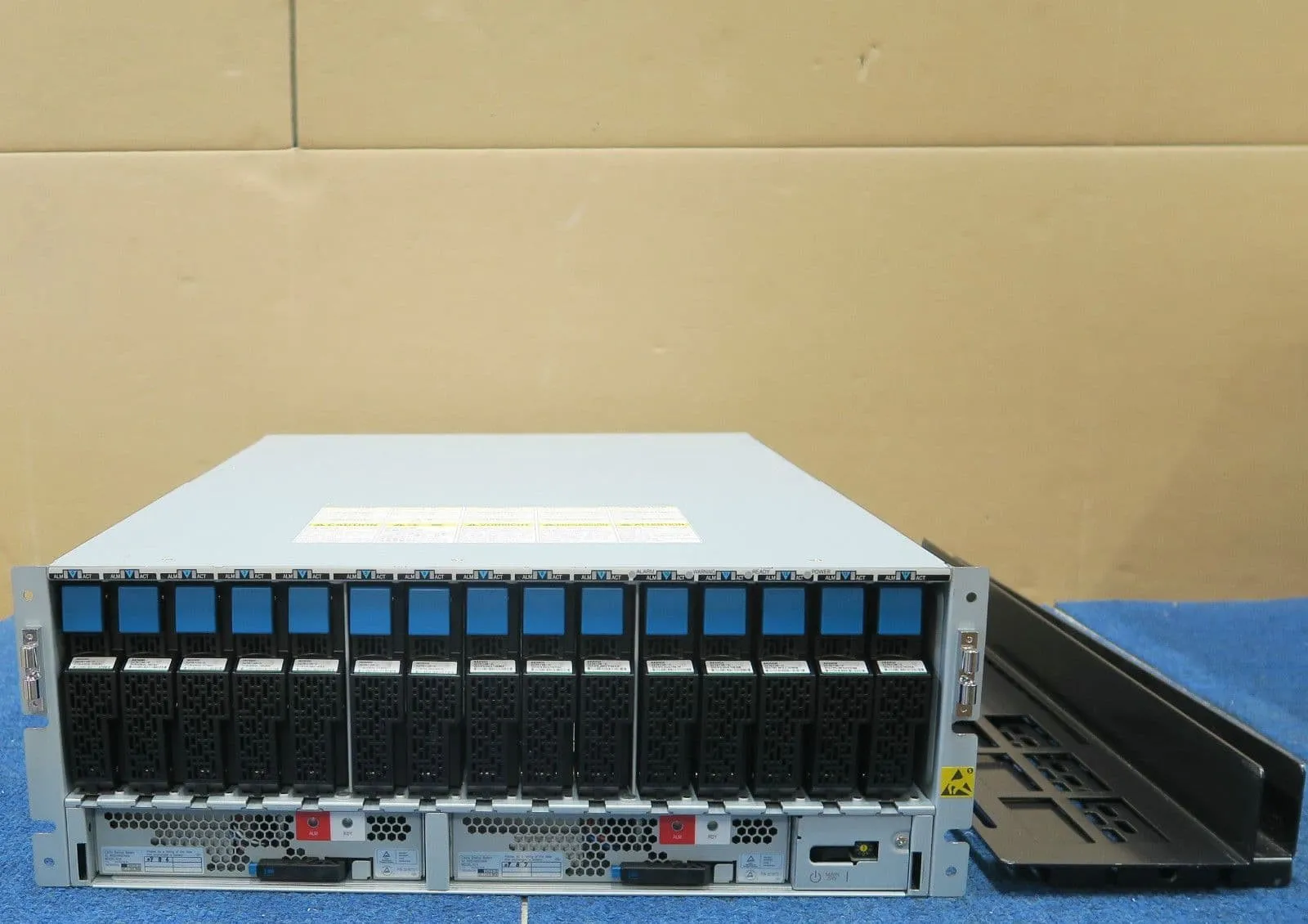 DF800-KIT-RK HDS AMS2x00 Bezel. Rails. cables