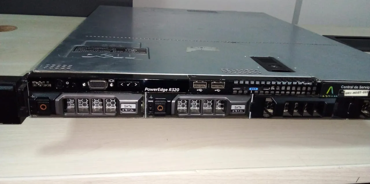 Servidor Rack Dell PowerEdge R320 8GB 2x300gb Seminovo