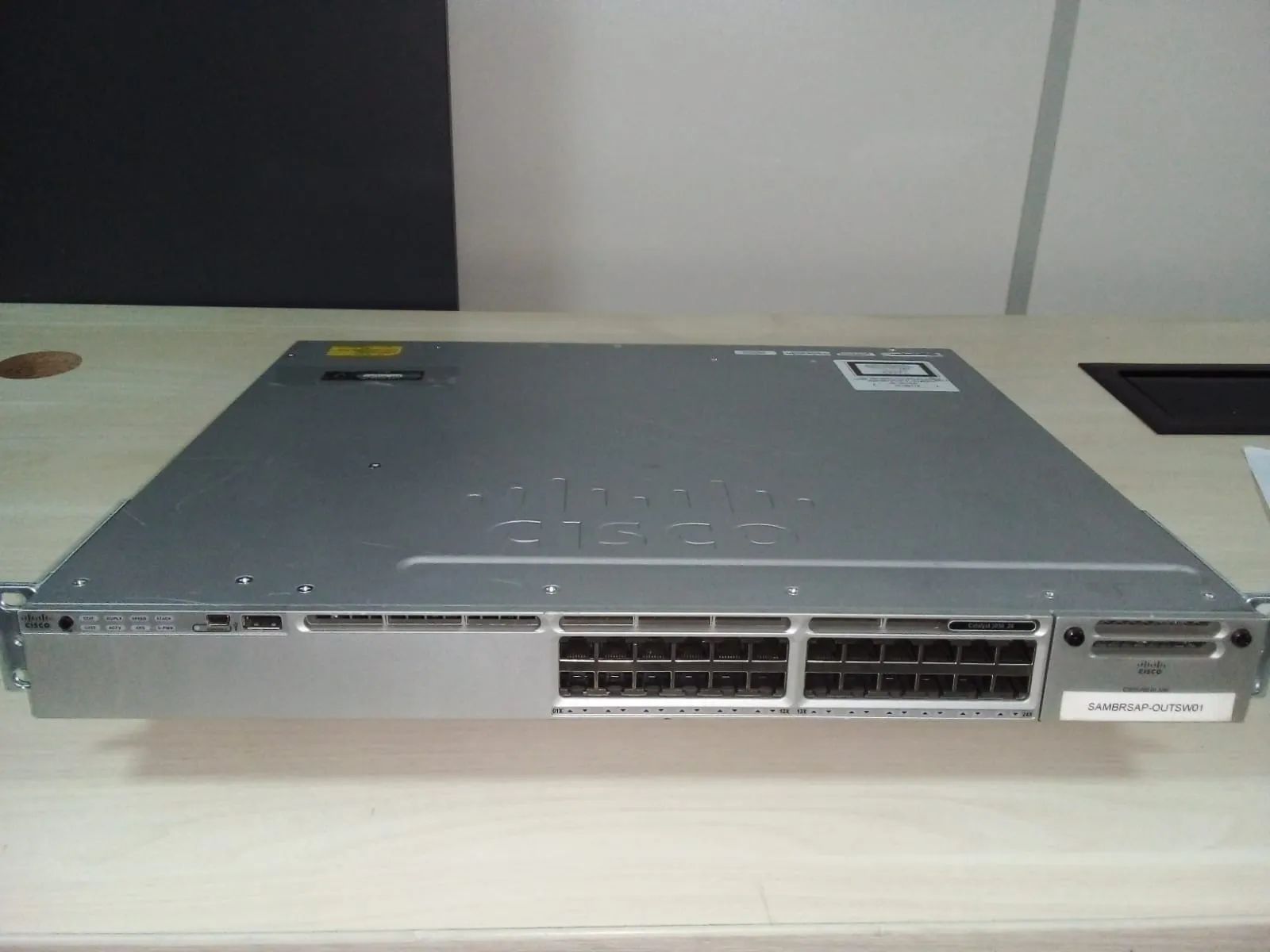 Switch Cisco Catalyst WS-C3850-24P-S - 24x 1Gbps PoE+