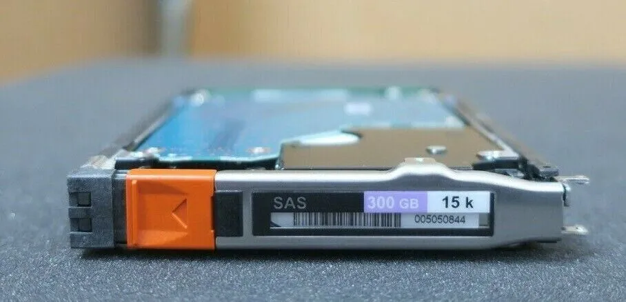 005050844 Disk 300GB 15K 6Gb/se SAS 2.5